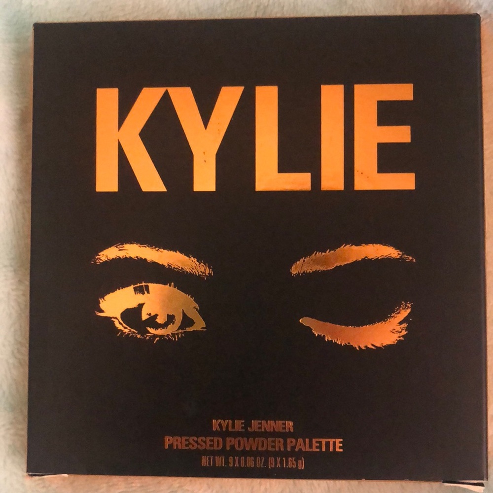 Kylie Cosmetics Kyshadow pressed powder palette